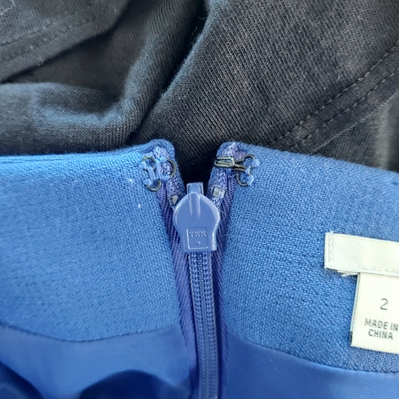 EUC Halogen Pencil skirt in gorgeous cornflower blue, 2 - Picture 6 of 8